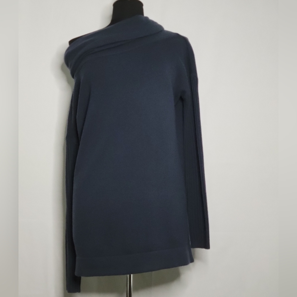 Donna Karan Midnight Blue Off-the-Shoulder Casmere Sweater, Full Ribbed Sleeves